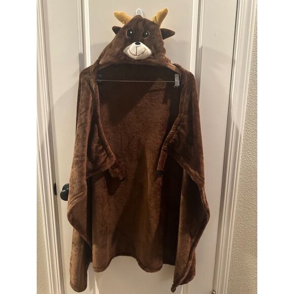 NWOT Northpoint Kids Brown Reindeer Hooded Blanket with Hand Pockets - Picture 1 of 9